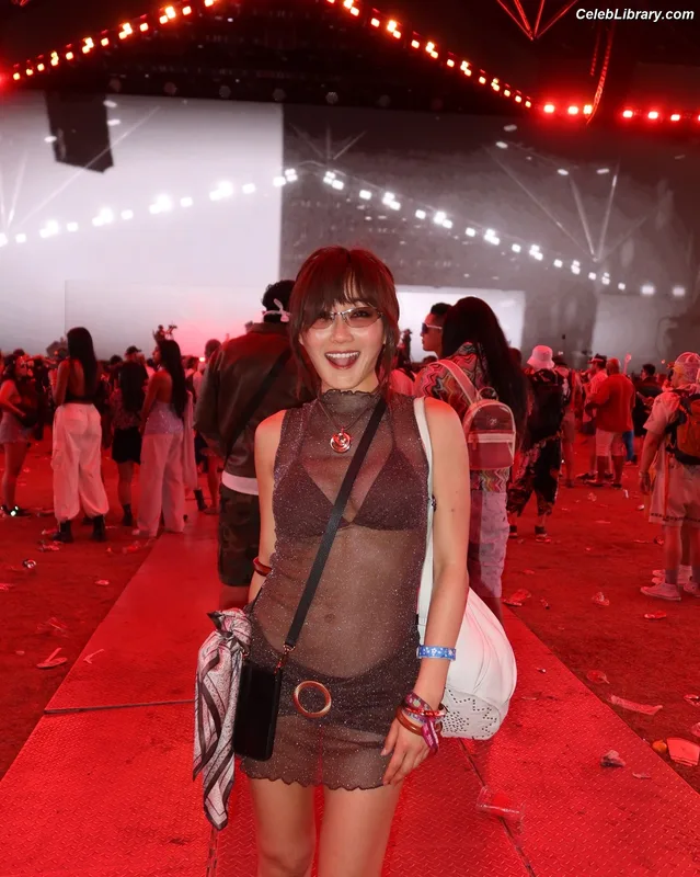 Karen Fukuhara photo 4 of 331