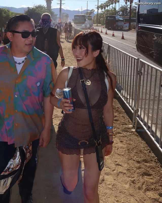Karen Fukuhara photo 6 of 331