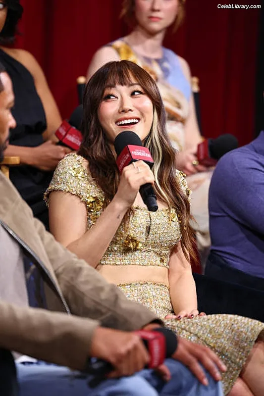 Karen Fukuhara photo 5 of 331