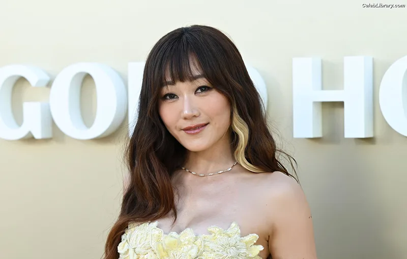 Karen Fukuhara photo 11 of 331