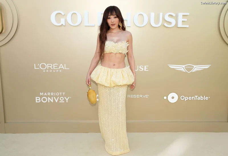 Karen Fukuhara photo 7 of 331