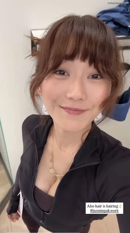 Karen Fukuhara photo 2 of 331