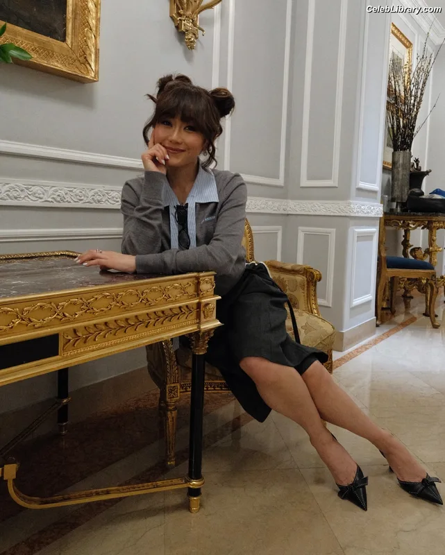 Karen Fukuhara photo 10 of 331