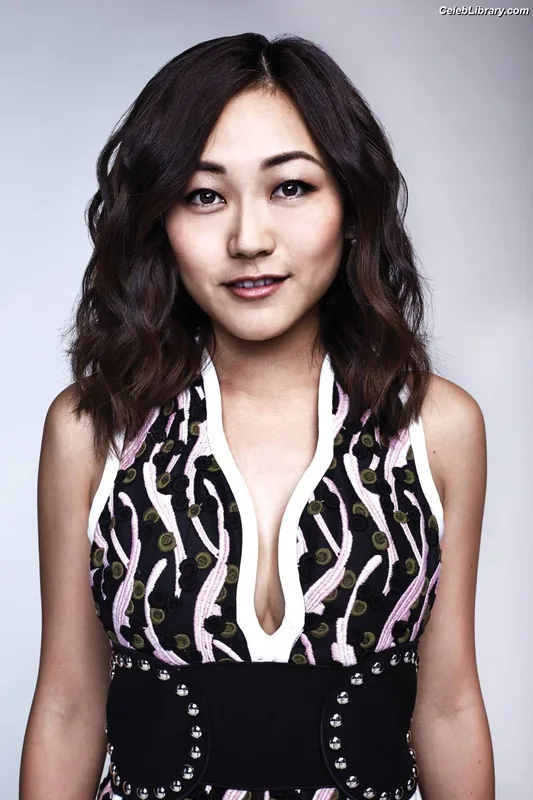 Karen Fukuhara photo 21 of 331