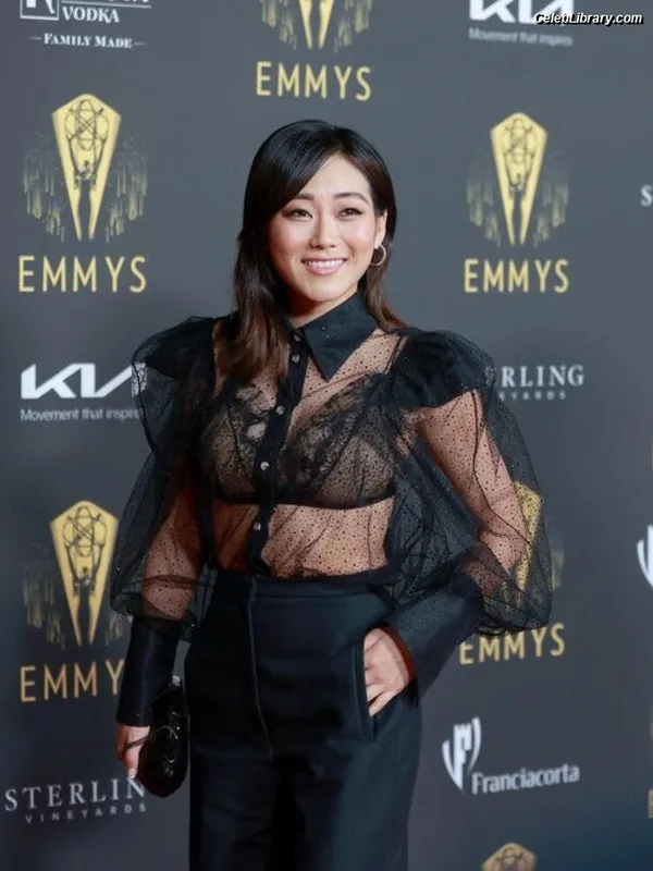 Karen Fukuhara photo 10 of 331
