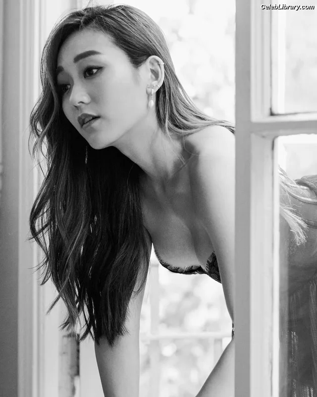 Karen Fukuhara photo 13 of 331