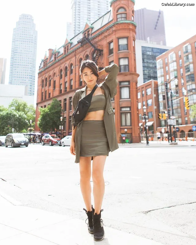 Karen Fukuhara photo 19 of 331