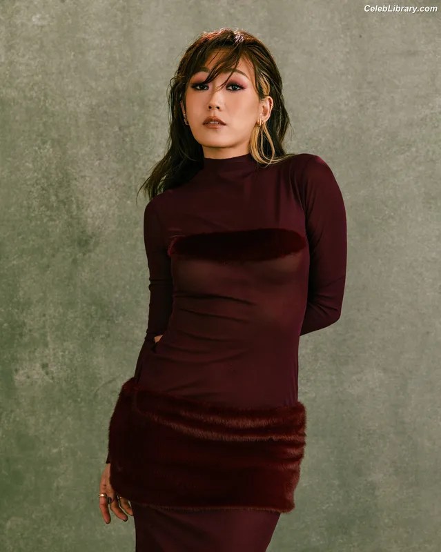 Karen Fukuhara photo 18 of 331