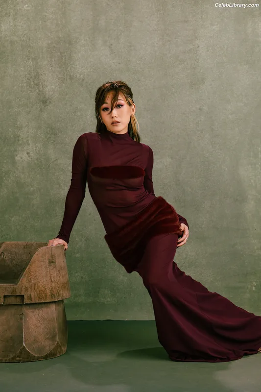 Karen Fukuhara photo 5 of 331