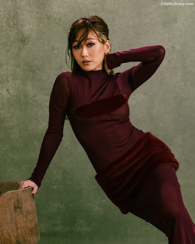 Karen Fukuhara photo 23 of 331