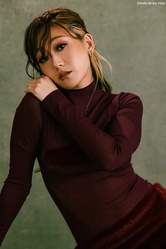 Karen Fukuhara photo 24 of 331