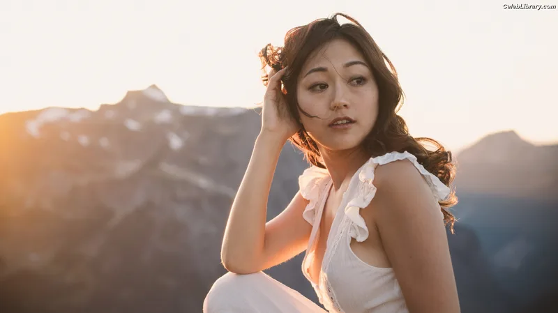Karen Fukuhara photo 19 of 331