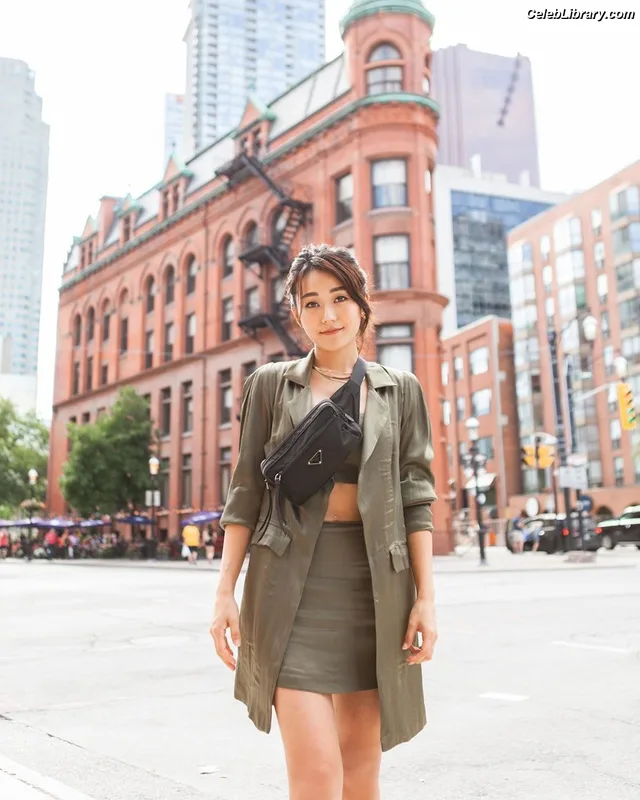 Karen Fukuhara photo 14 of 331