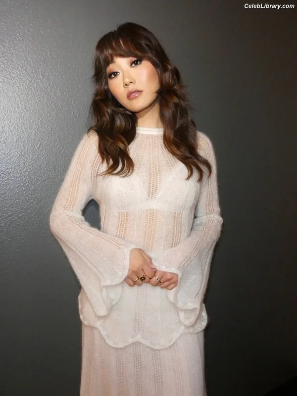 Karen Fukuhara photo 6 of 331