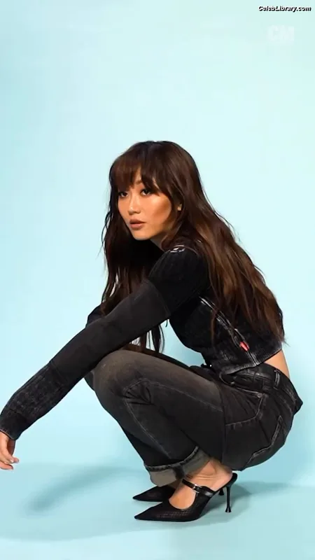 Karen Fukuhara photo 9 of 331