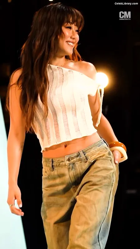 Karen Fukuhara photo 22 of 331