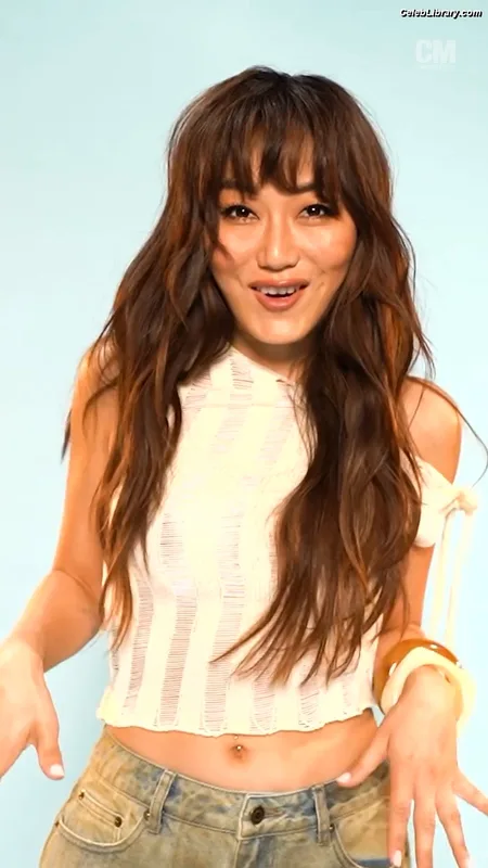 Karen Fukuhara photo 4 of 331