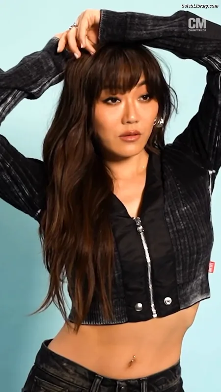 Karen Fukuhara photo 7 of 331