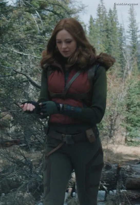 Karen Gillan photo 10 of 789