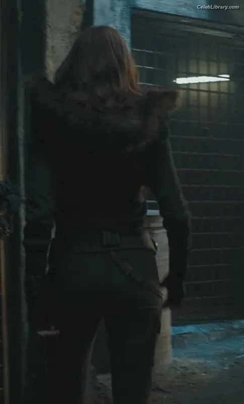 Karen Gillan photo 16 of 789