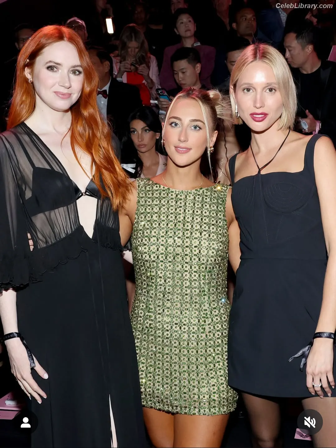 Karen Gillan photo 22 of 789