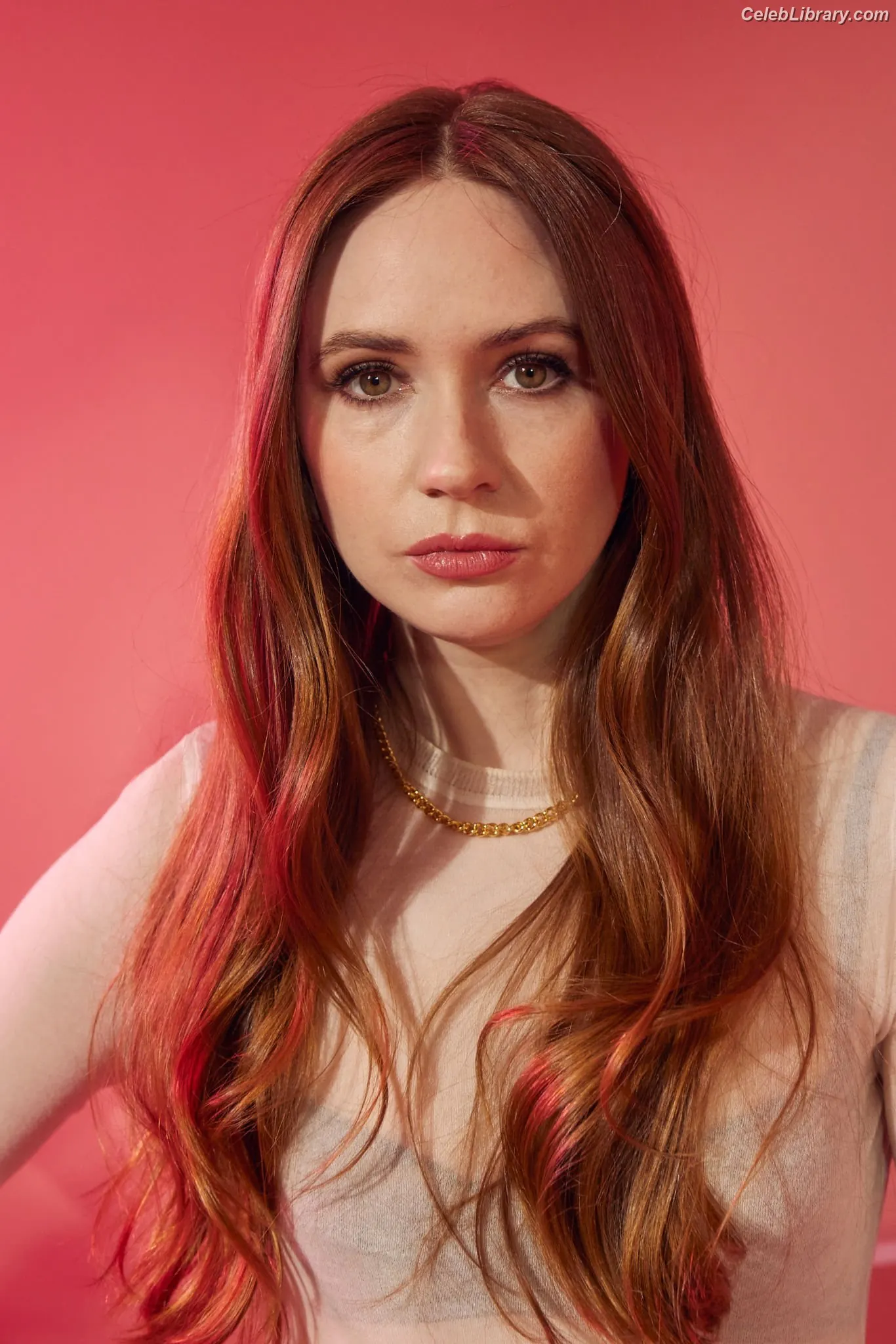 Karen Gillan photo 22 of 789