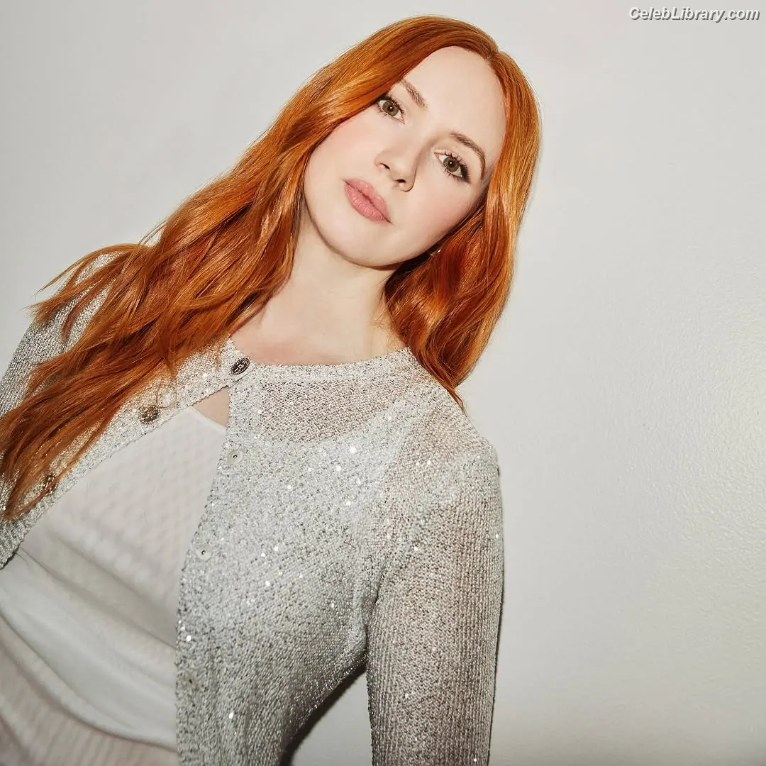 Karen Gillan photo 20 of 789