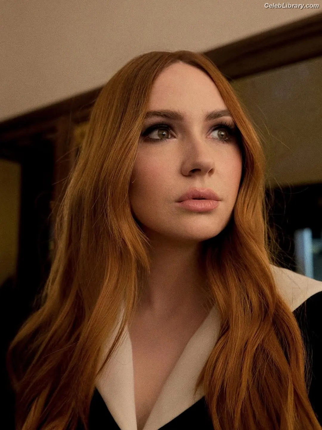 Karen Gillan photo 3 of 789
