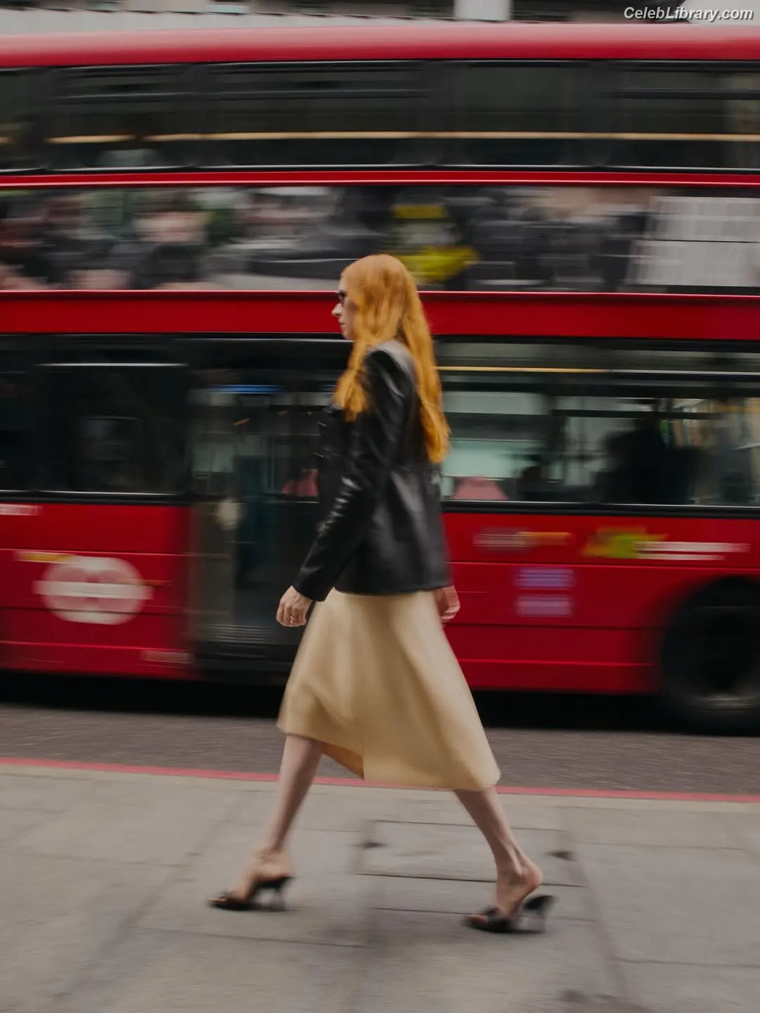 Karen Gillan photo 4 of 789