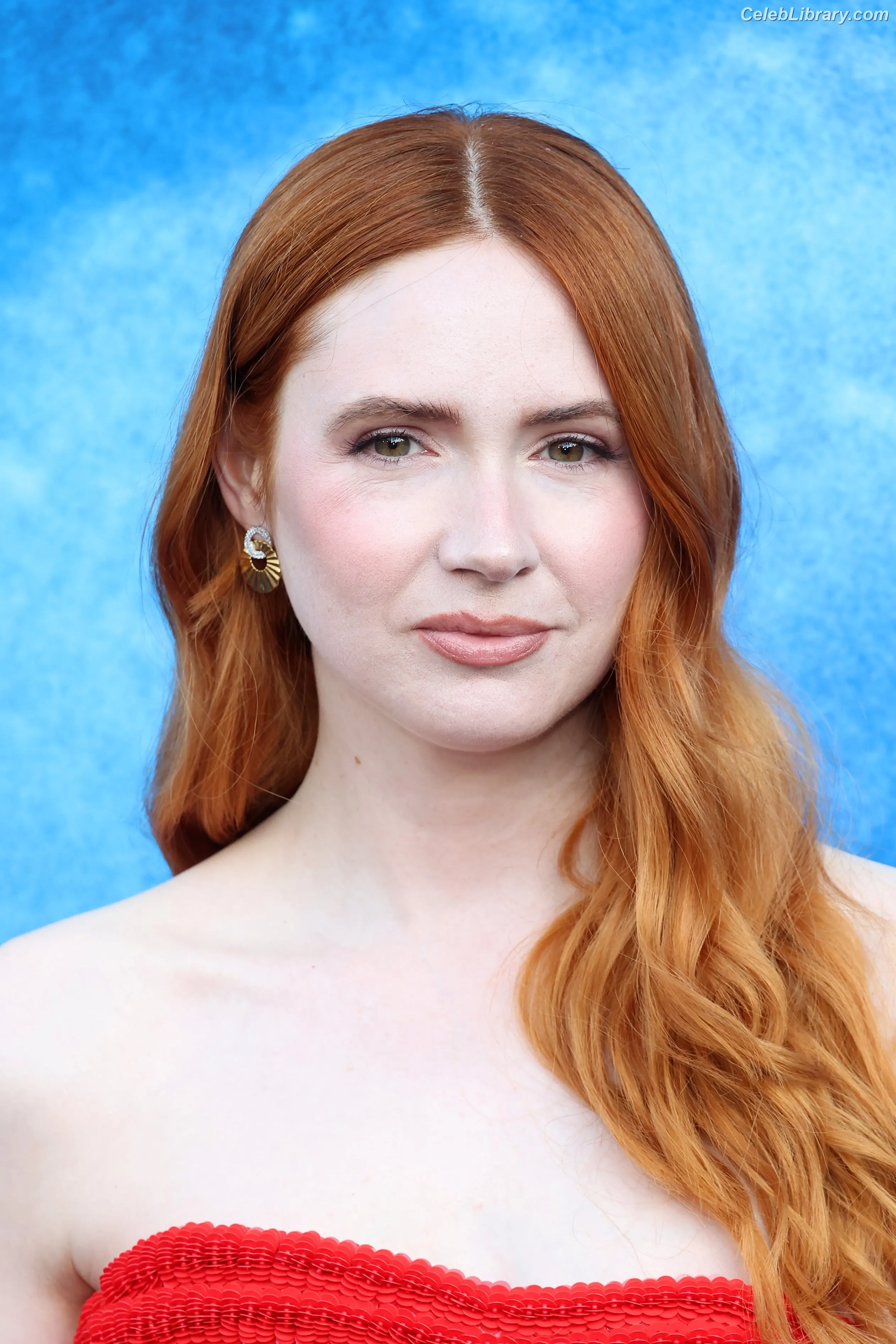 Karen Gillan photo 12 of 789