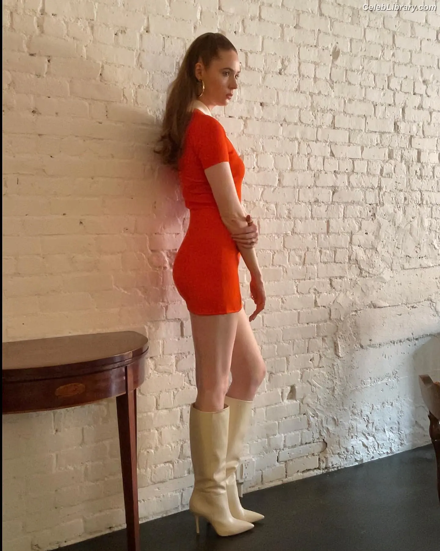 Karen Gillan photo 14 of 789