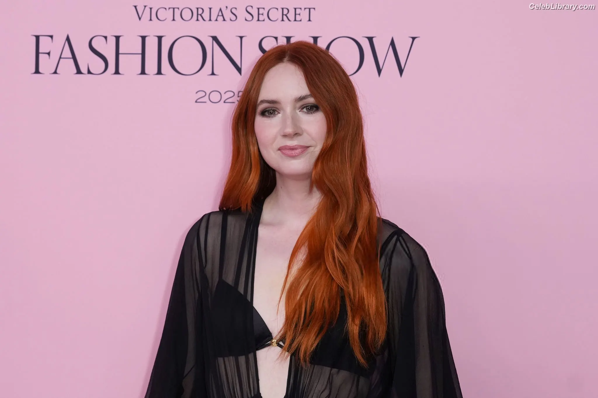 Karen Gillan photo 8 of 789