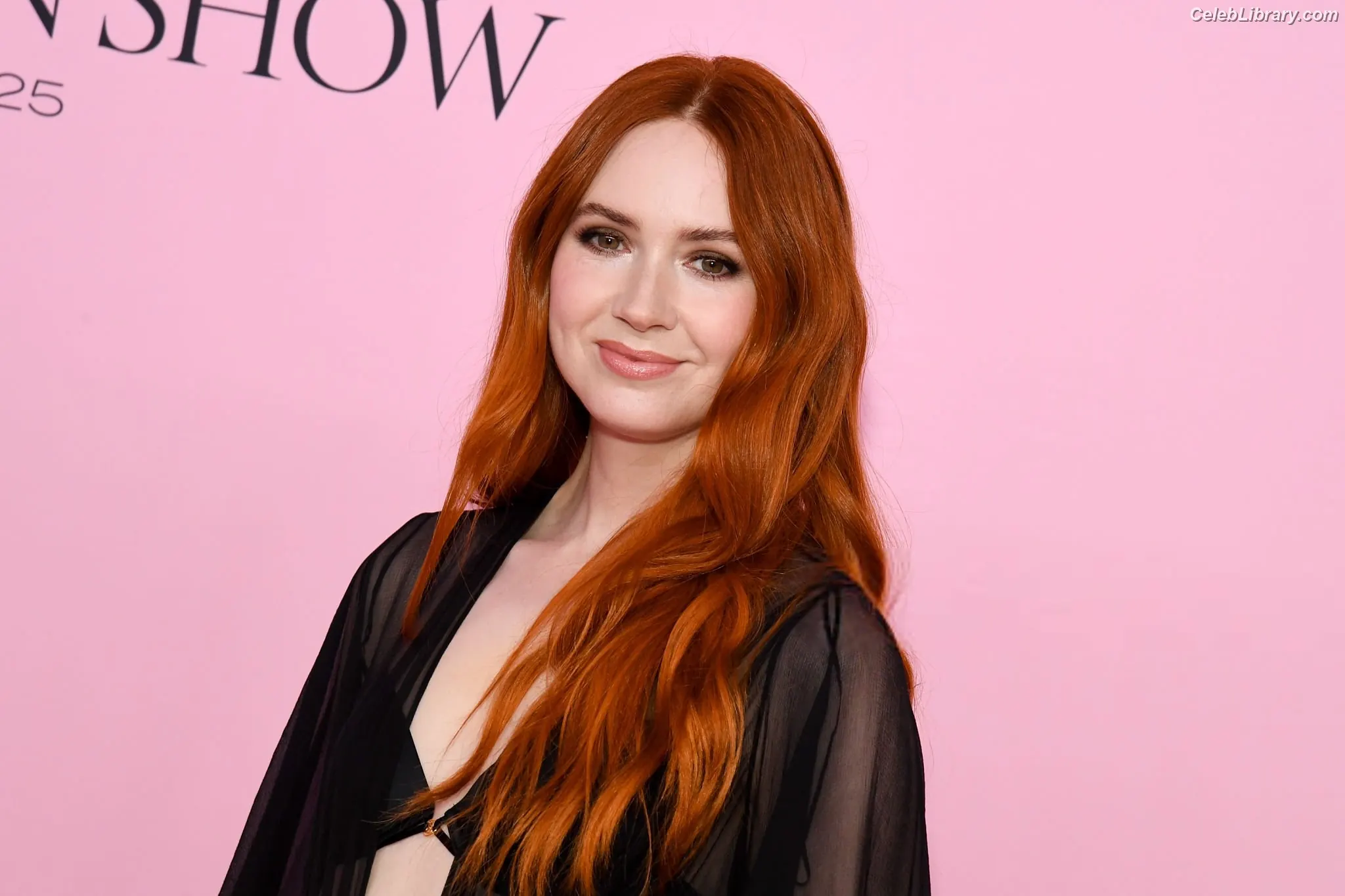 Karen Gillan photo 13 of 789