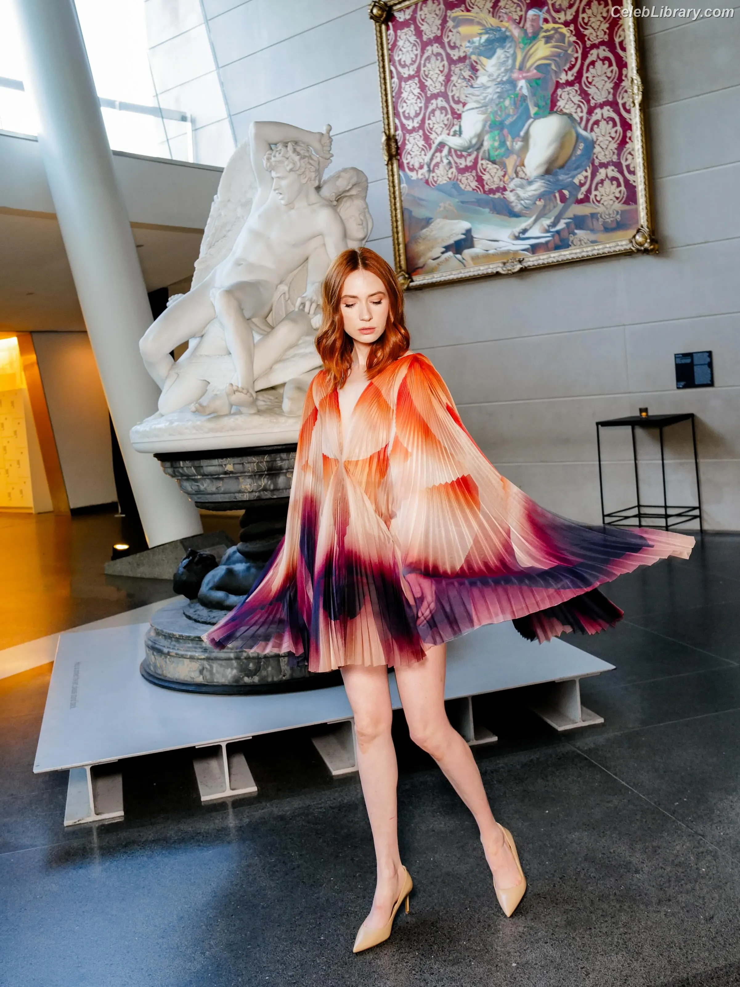 Karen Gillan photo 24 of 789