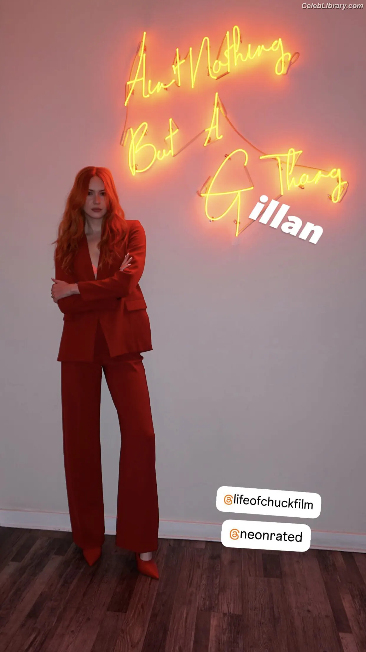 Karen Gillan photo 14 of 789