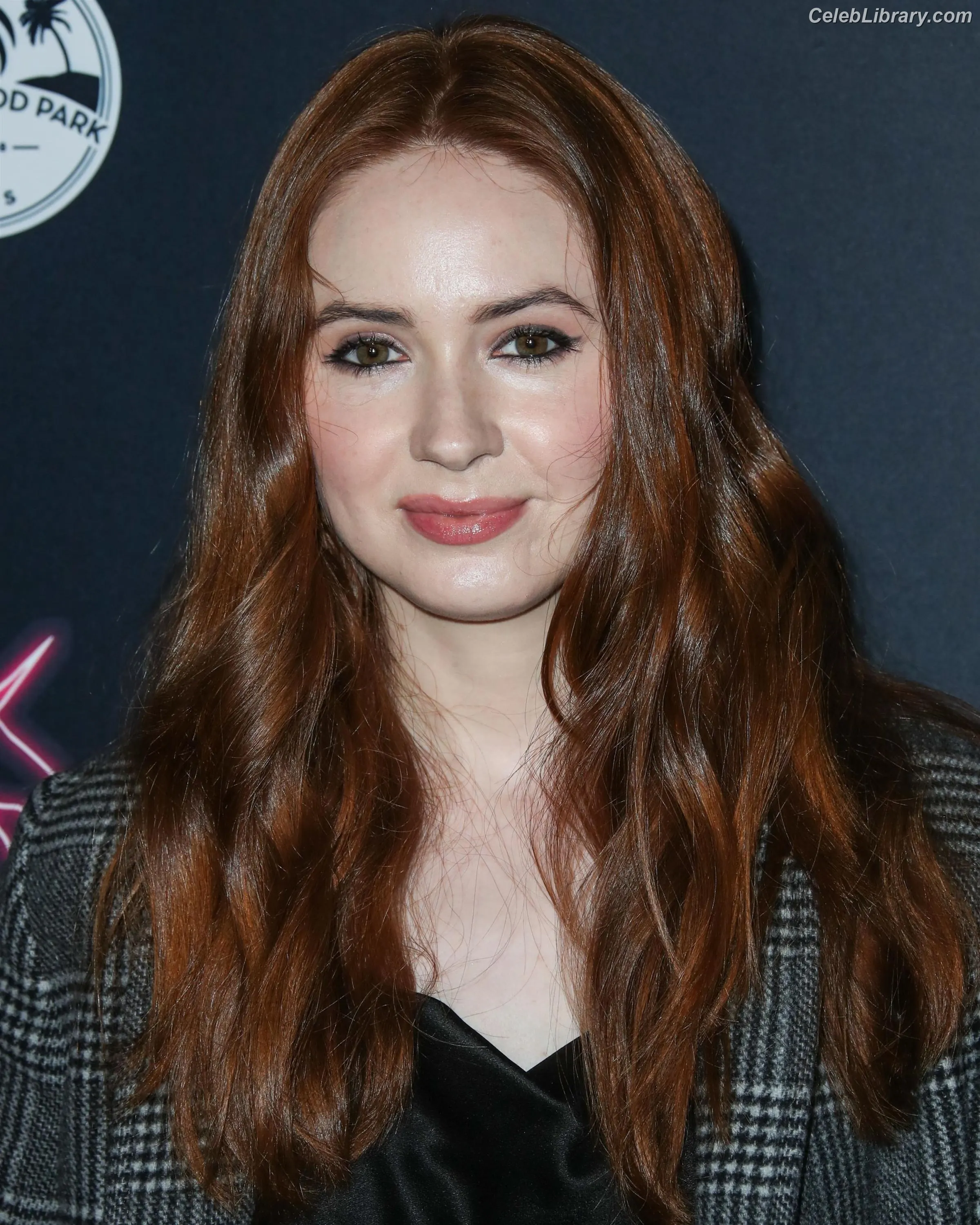 Karen Gillan photo 11 of 789