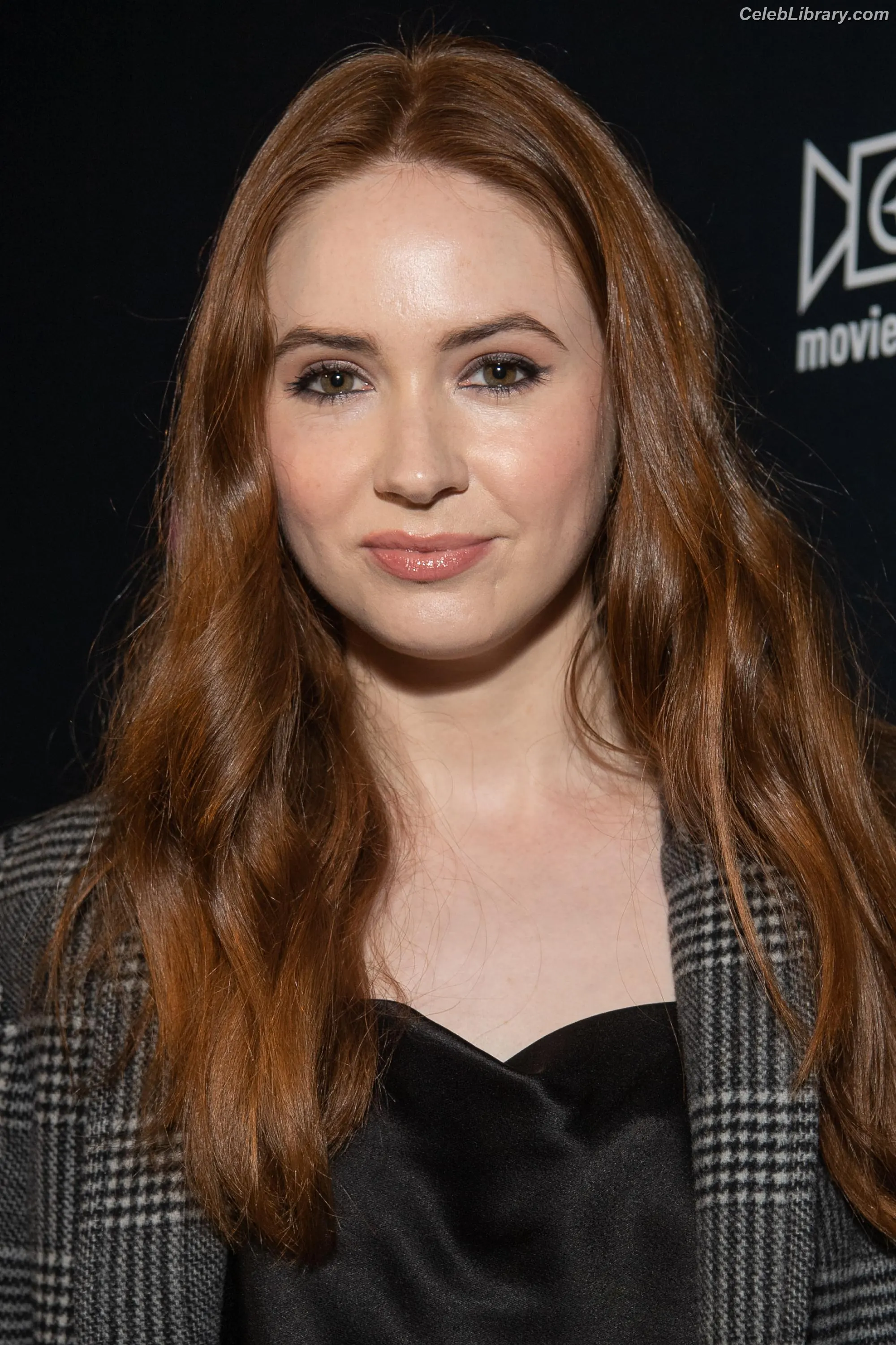 Karen Gillan photo 13 of 789