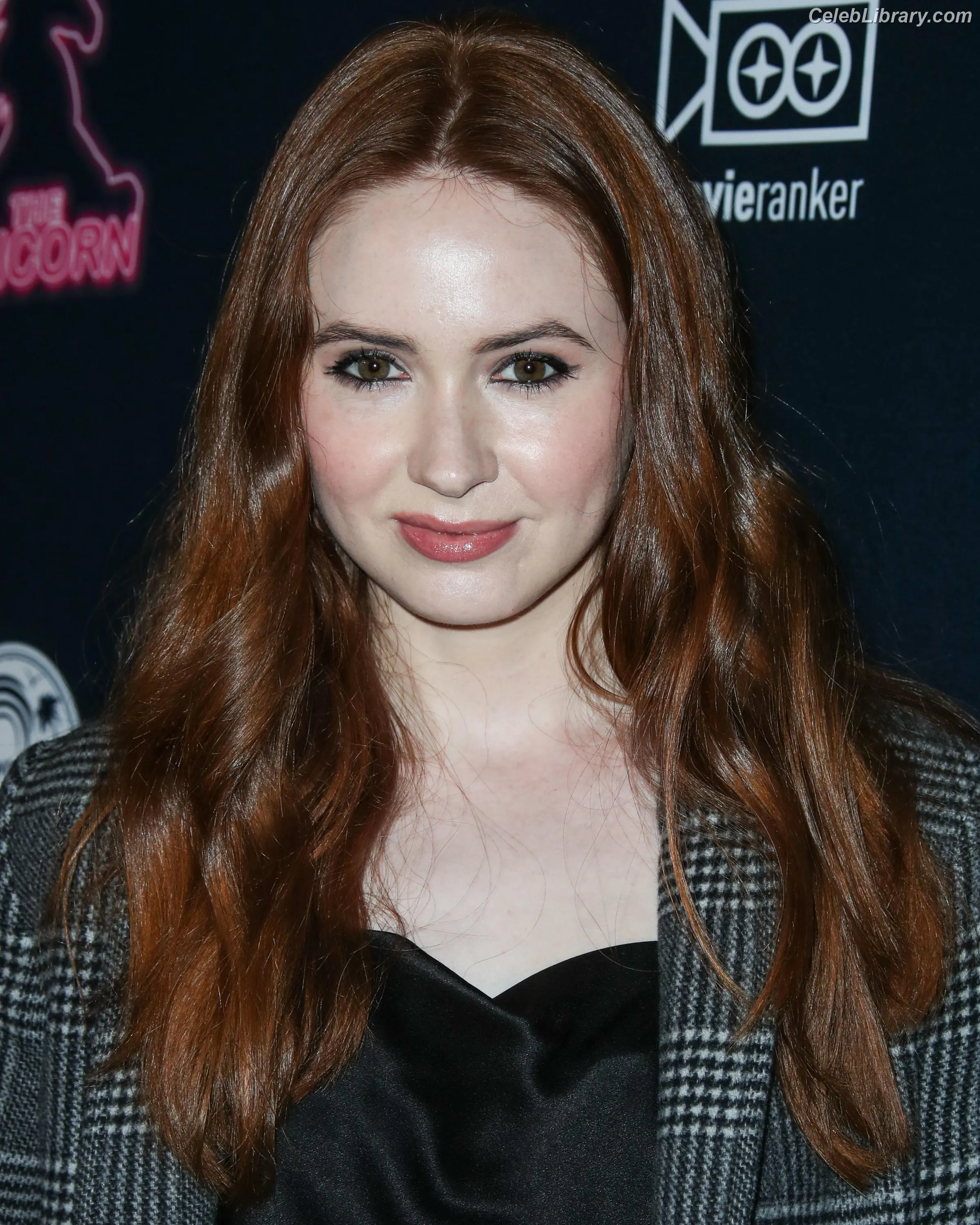 Karen Gillan photo 16 of 789