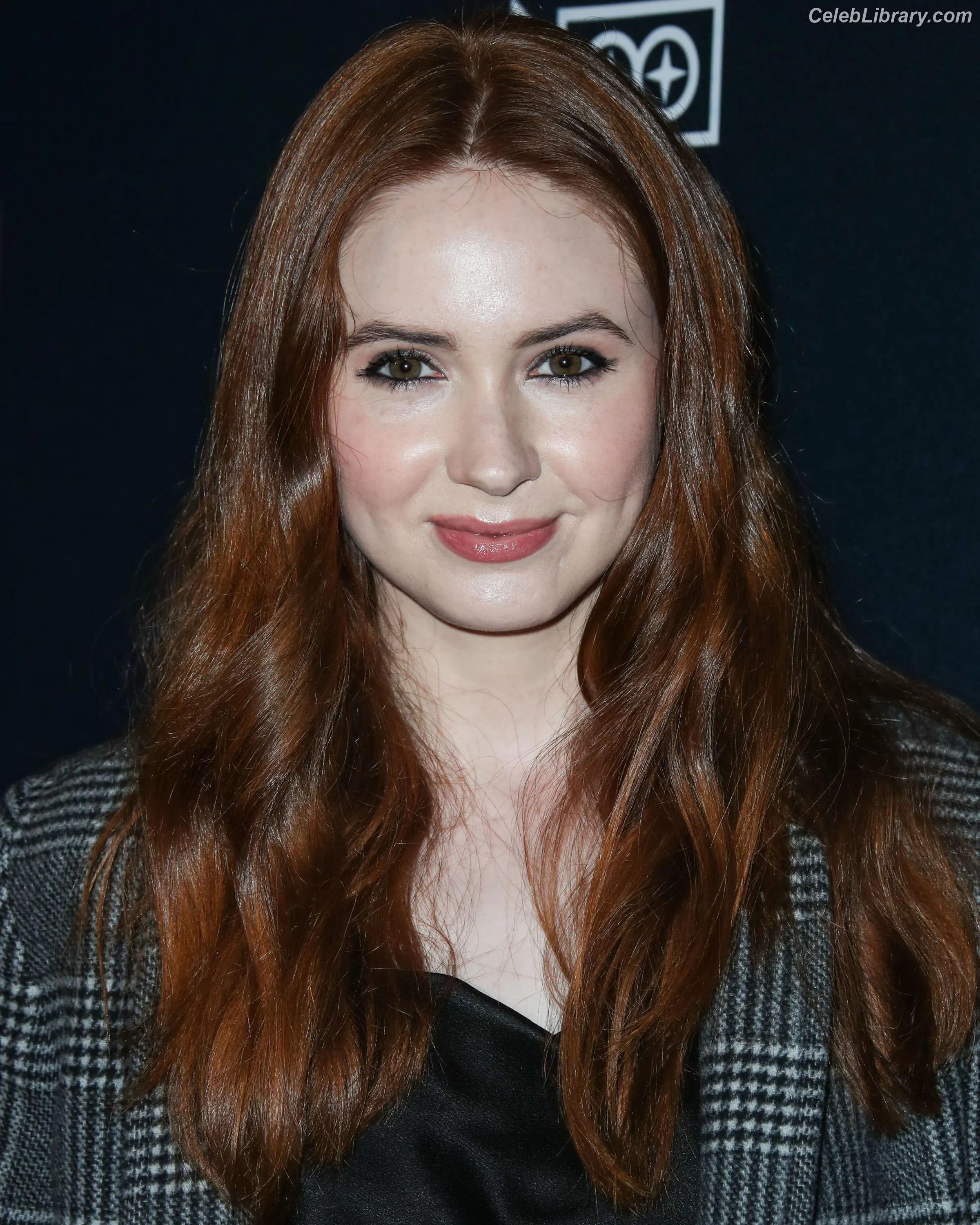 Karen Gillan photo 18 of 789
