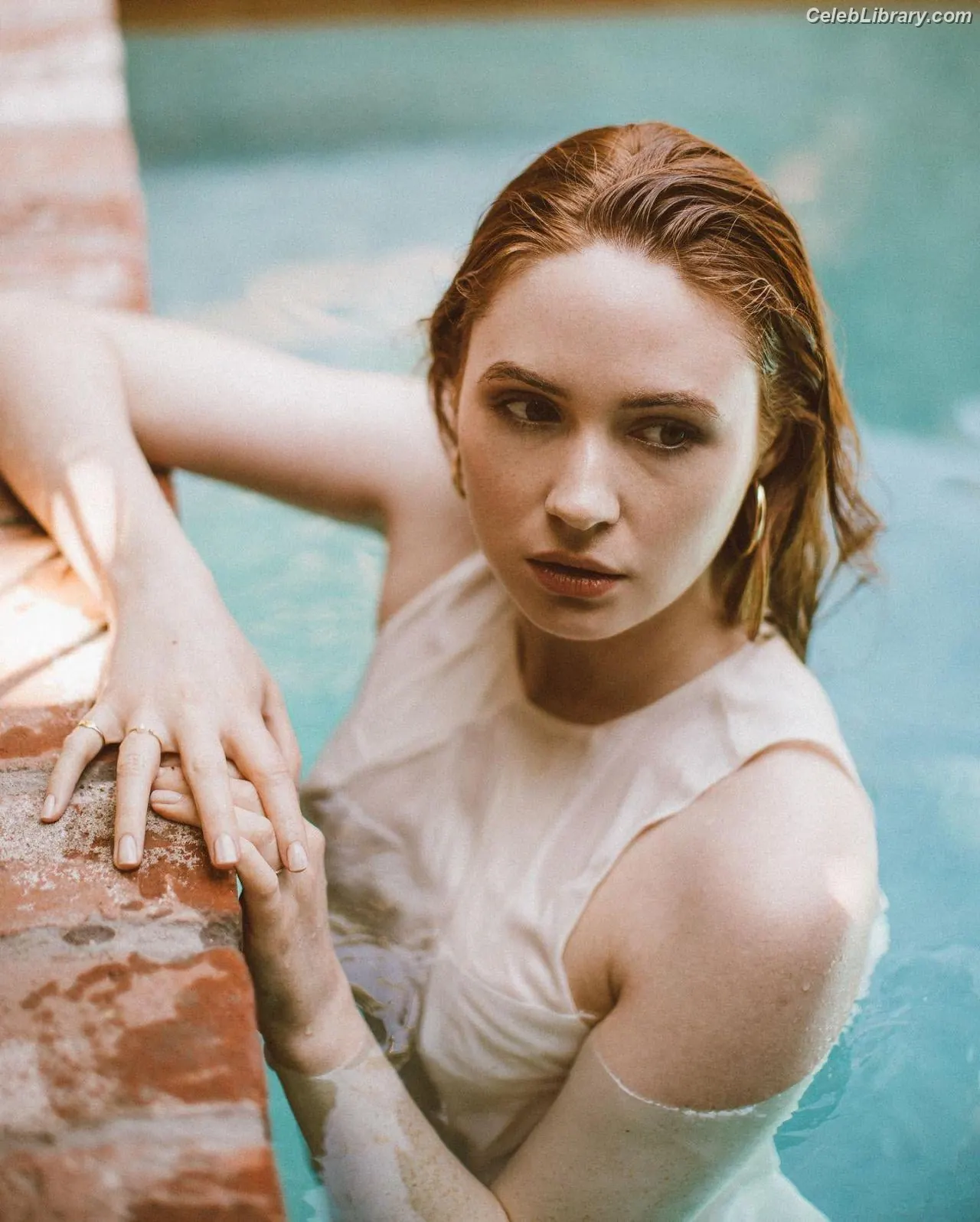 Karen Gillan photo 1 of 789