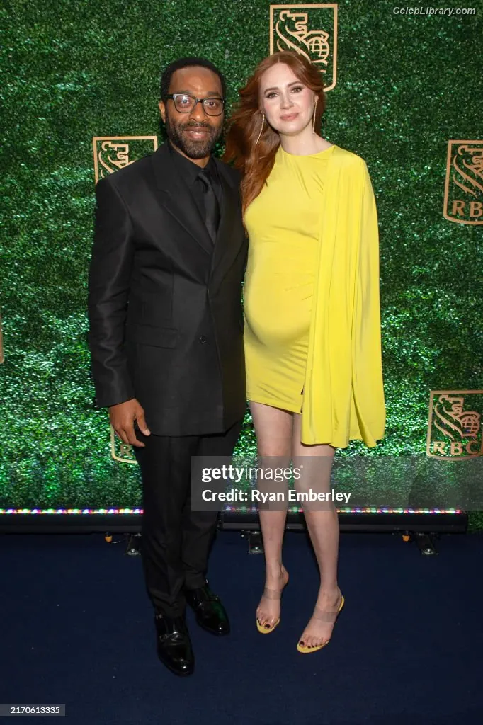 Karen Gillan photo 2 of 789
