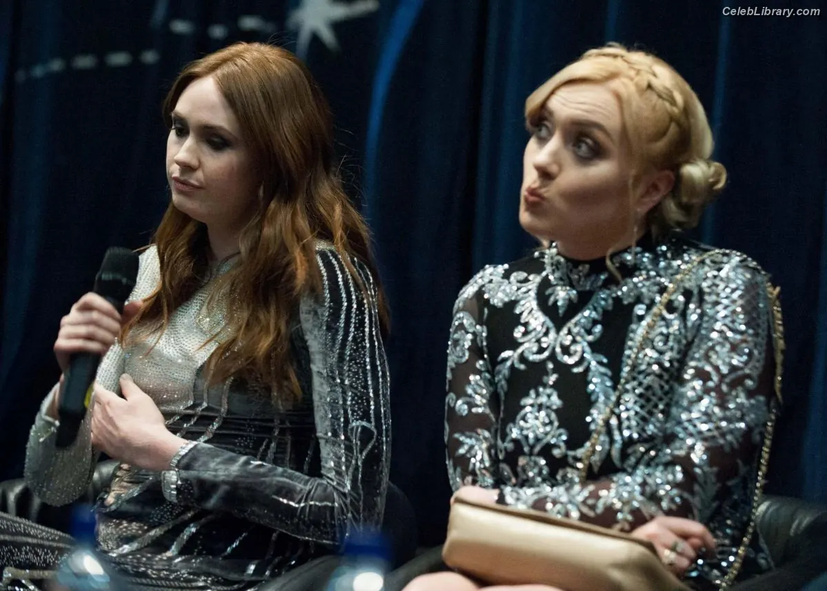 Karen Gillan photo 23 of 789