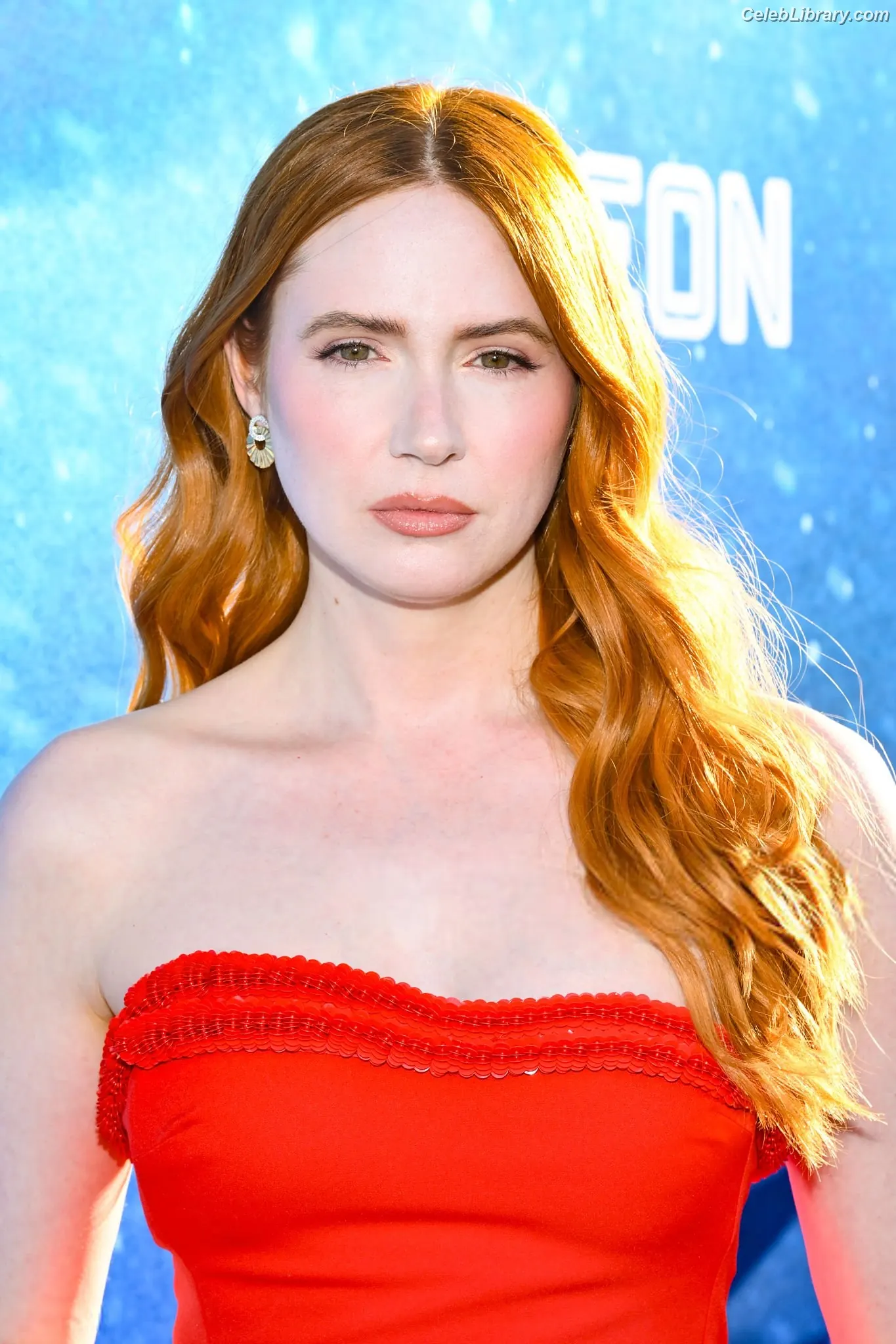 Karen Gillan photo 14 of 789