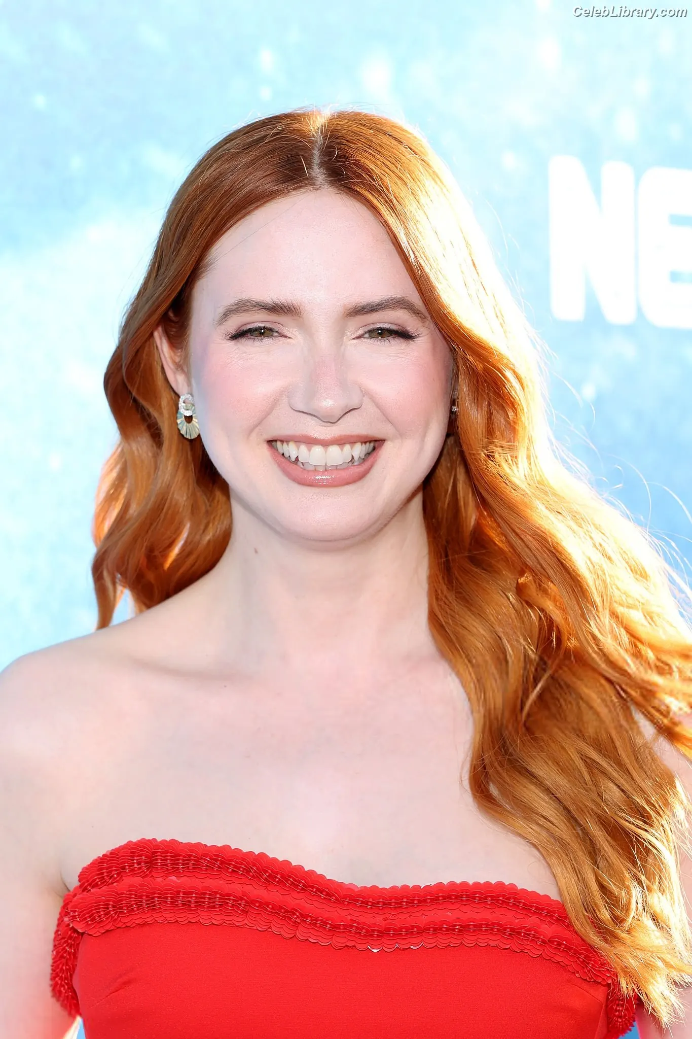 Karen Gillan photo 15 of 789