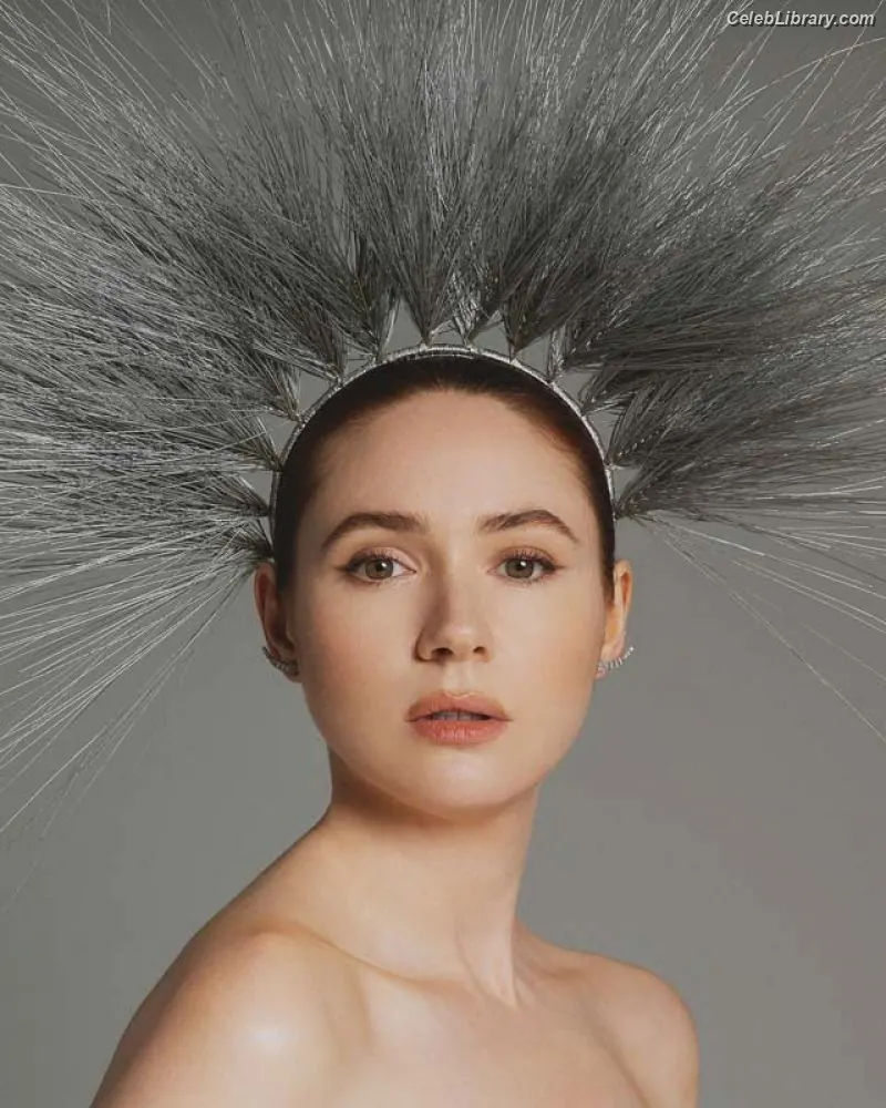 Karen Gillan photo 18 of 789