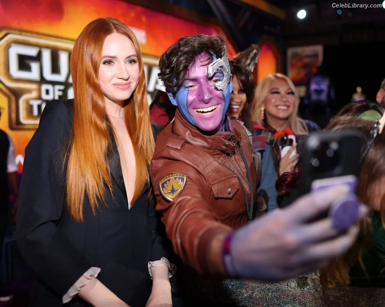 Karen Gillan photo 22 of 789