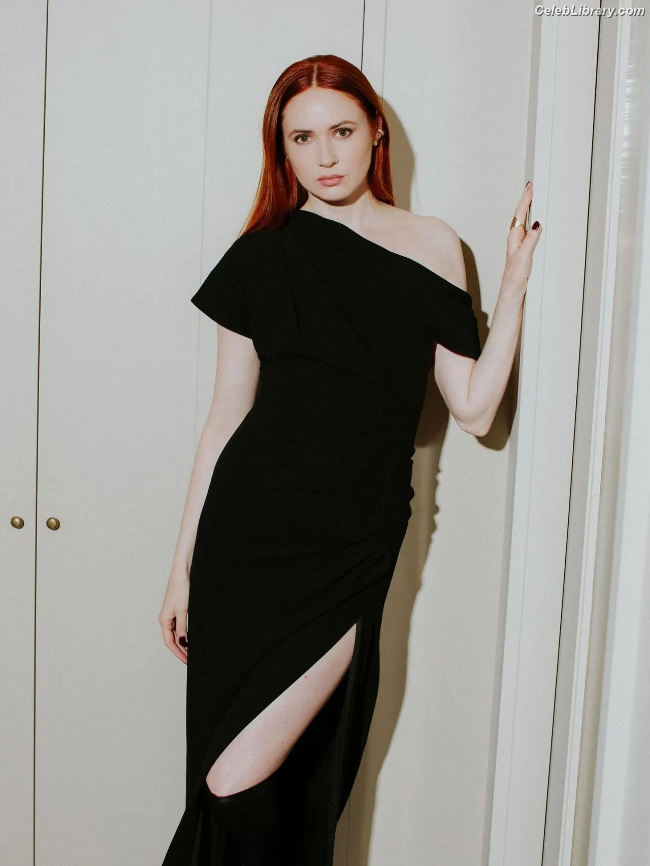 Karen Gillan photo 14 of 789