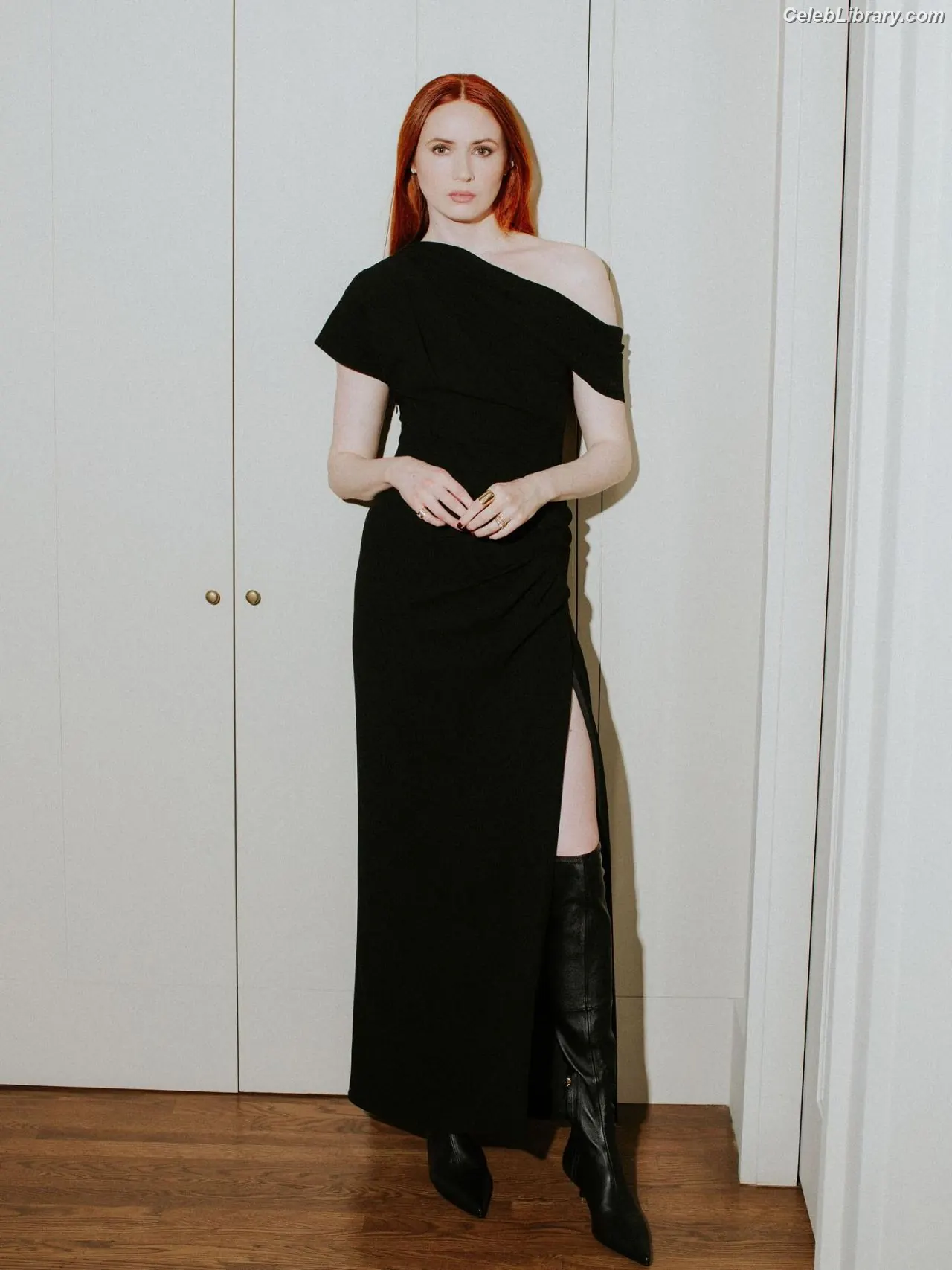 Karen Gillan photo 16 of 789