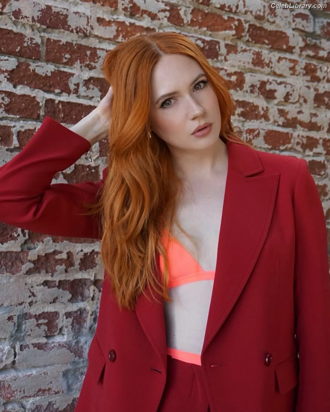 Karen Gillan photo 23 of 789