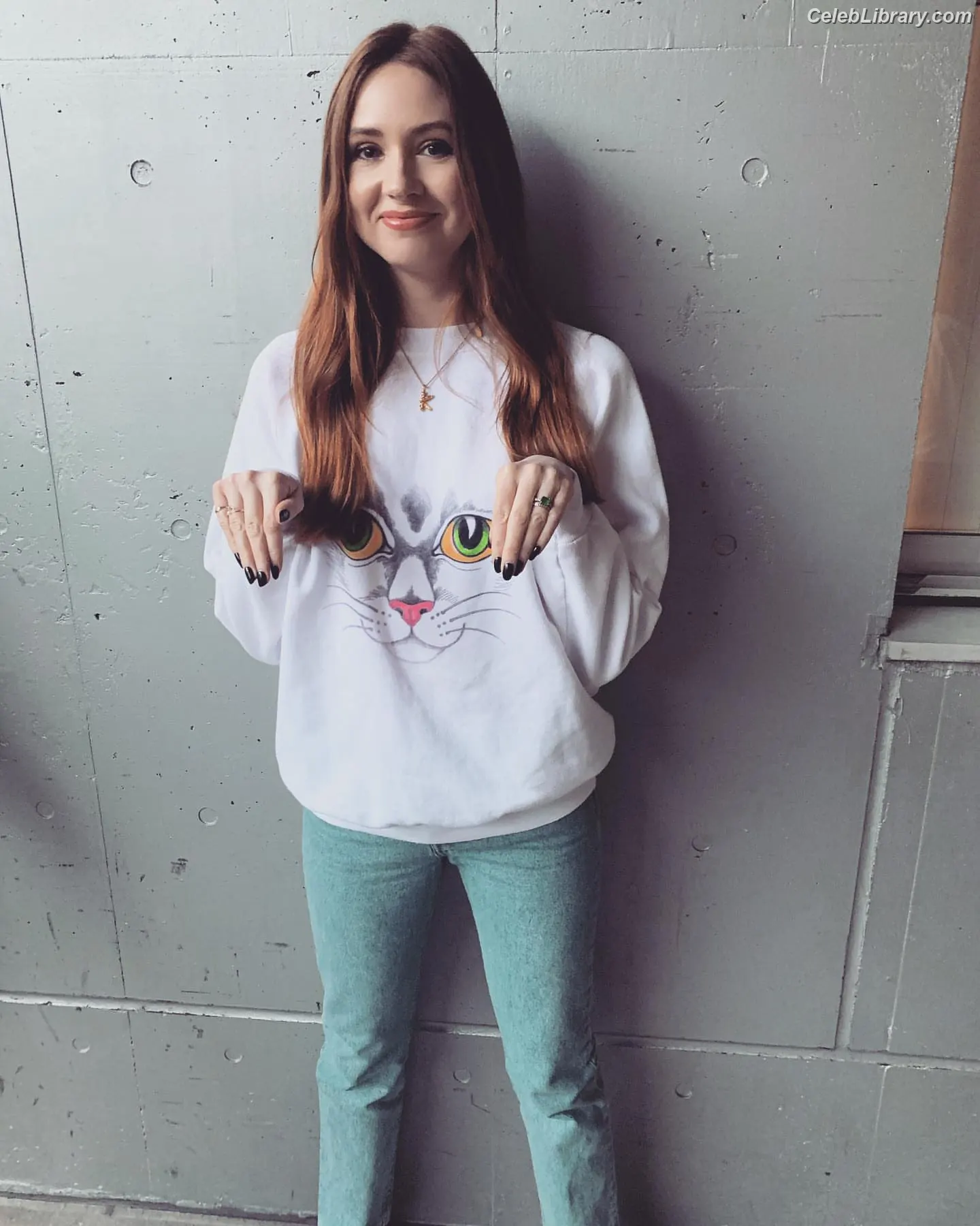 Karen Gillan photo 16 of 789